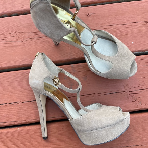 Michael Kors beige suede stiletto heels size 7.5 - Picture 1 of 6